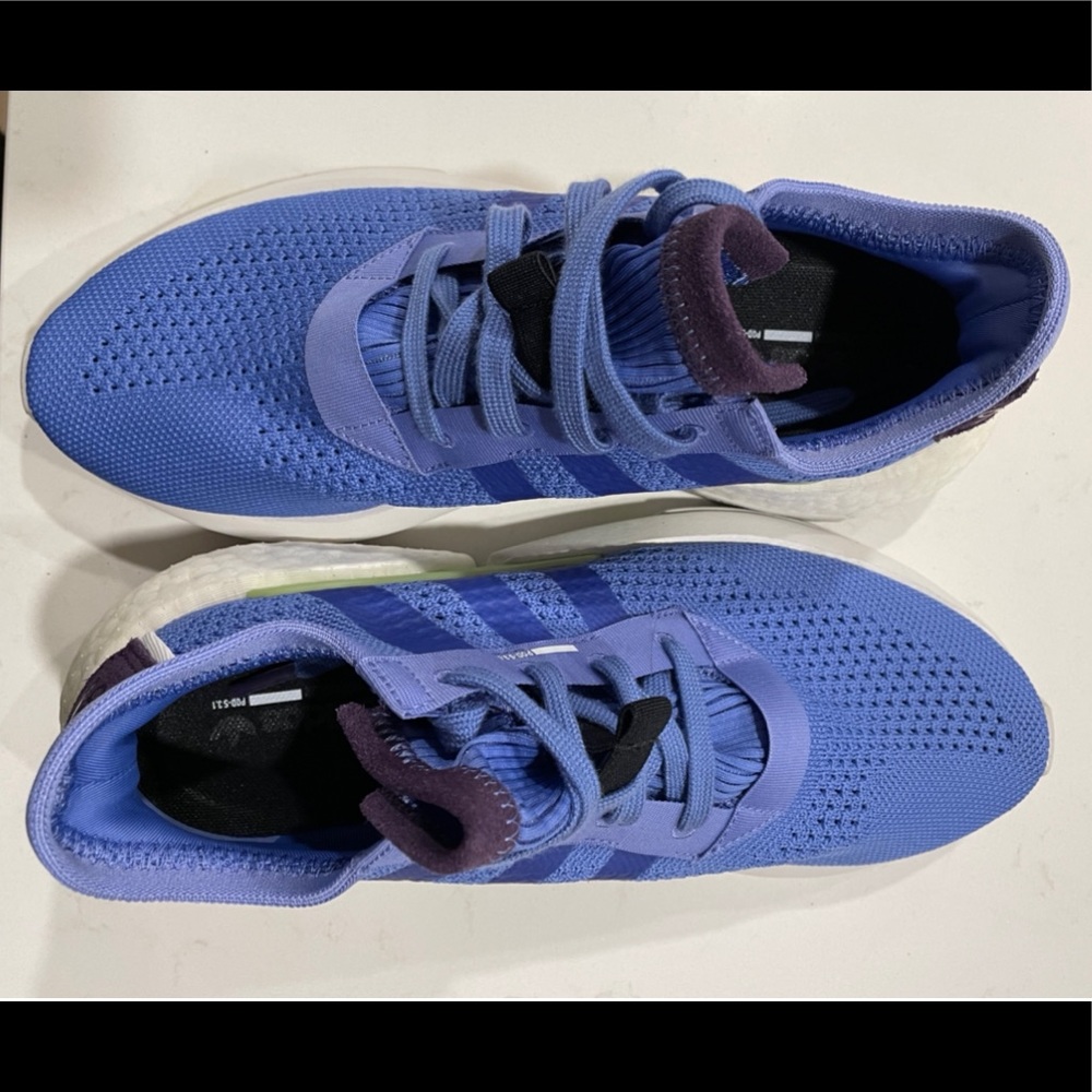 ADIDAS men 8.5 pod 3.01 NEVER WORN